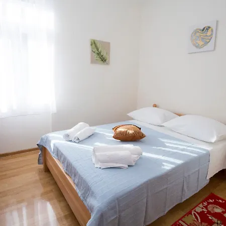 Apartment Darko - Spacious Split