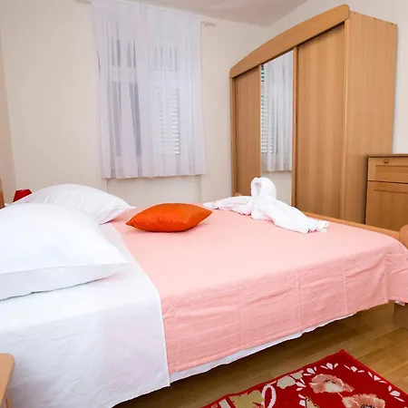 Darko - Spacious Apartment